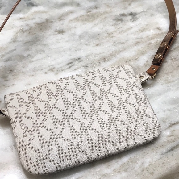 Sold - Picture 4 of 8